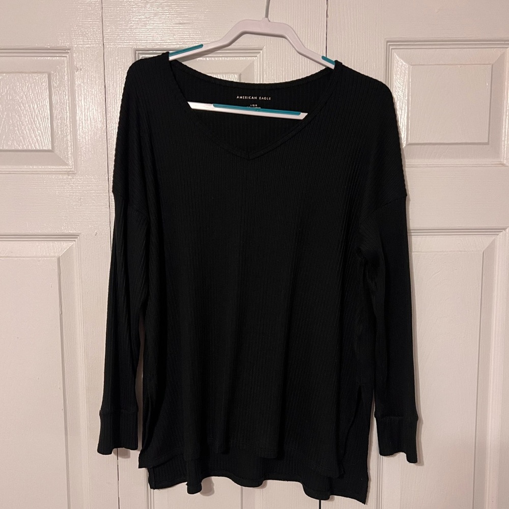 Black American Eagle v-neck sweater